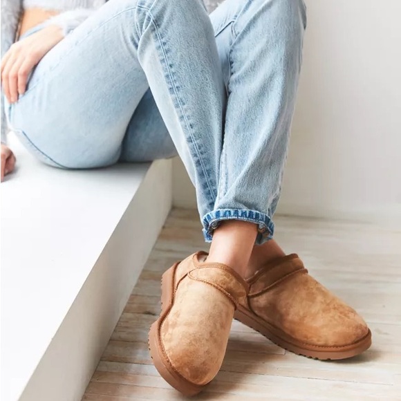 UGG Shoes - Like New UGG Classic Slipper